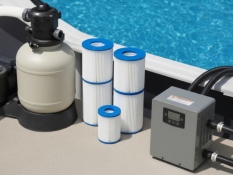 Pool Filter, Pumpen und Heizung