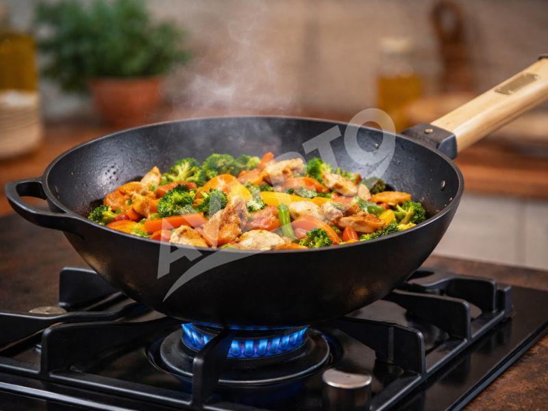 Čuguna panna Ø 24 cm WOK